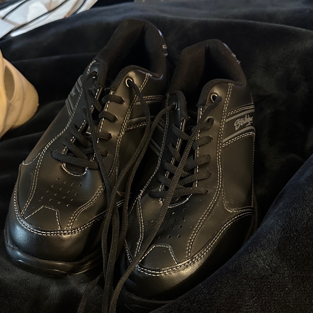 Strikeforce 10 1/2 bowling shoes Men's Black Lace-Up Athletic Shoes